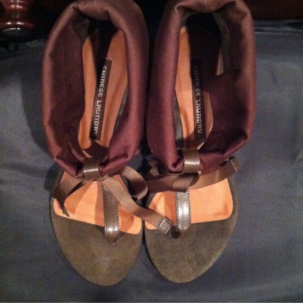 Chinese laundry Thong sandals.